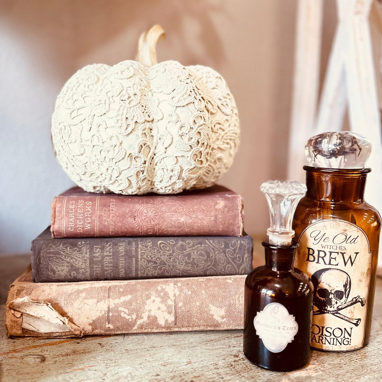 APOTHECARY VASE TRIO